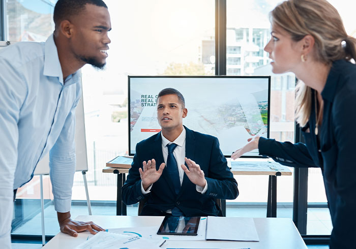20 Personas cuentan lo que les hizo renunciar en su primer día de trabajo