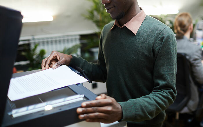 35 People Share The Dumbest And Most Infuriating Rules Their School Or Workplace Made Up