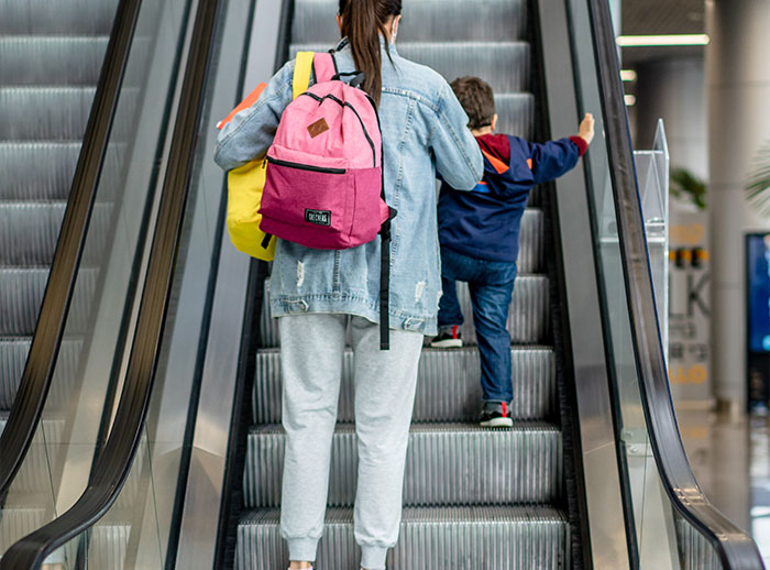 30 Cringeworthy Signs That Scream ‘This Person Peaked In High School,’ As Shared By This Online Community