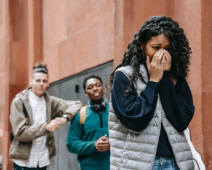 30 Cringeworthy Signs That Scream ‘This Person Peaked In High School,’ As Shared By This Online Community