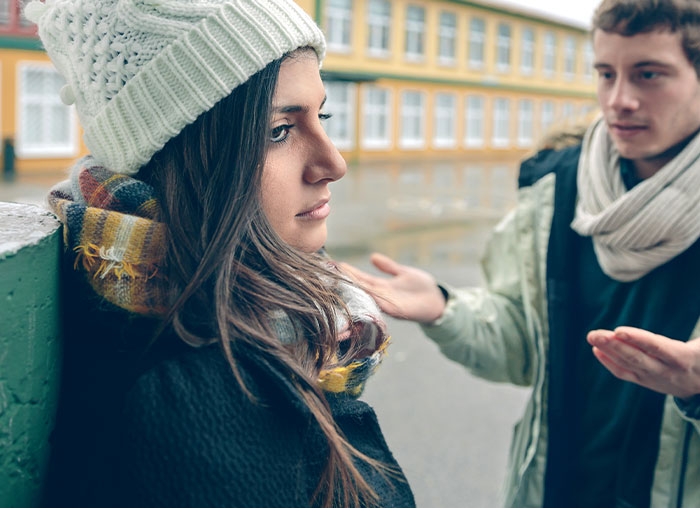 30 Cringeworthy Signs That Scream ‘This Person Peaked In High School,’ As Shared By This Online Community