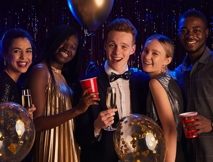 30 Cringeworthy Signs That Scream ‘This Person Peaked In High School,’ As Shared By This Online Community