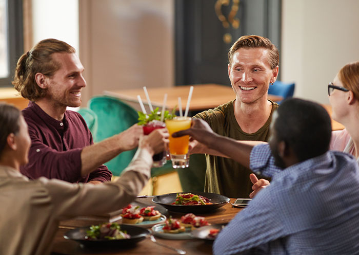 30 Cringeworthy Signs That Scream ‘This Person Peaked In High School,’ As Shared By This Online Community