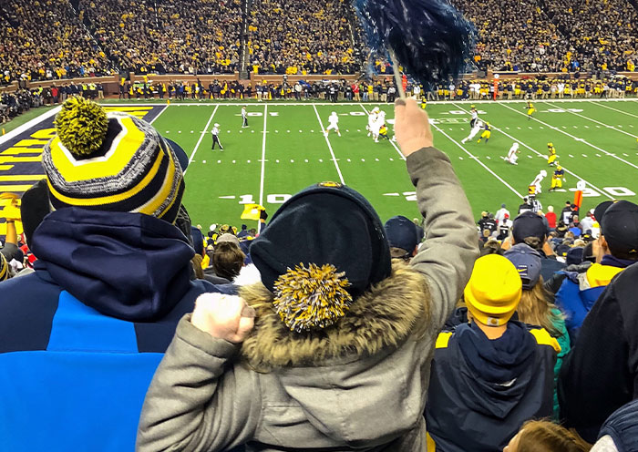 30 Cringeworthy Signs That Scream ‘This Person Peaked In High School,’ As Shared By This Online Community