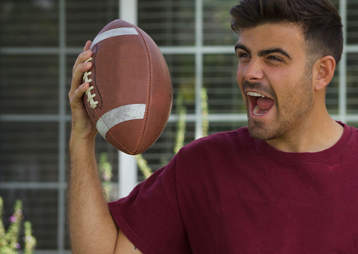 30 Cringeworthy Signs That Scream ‘This Person Peaked In High School,’ As Shared By This Online Community