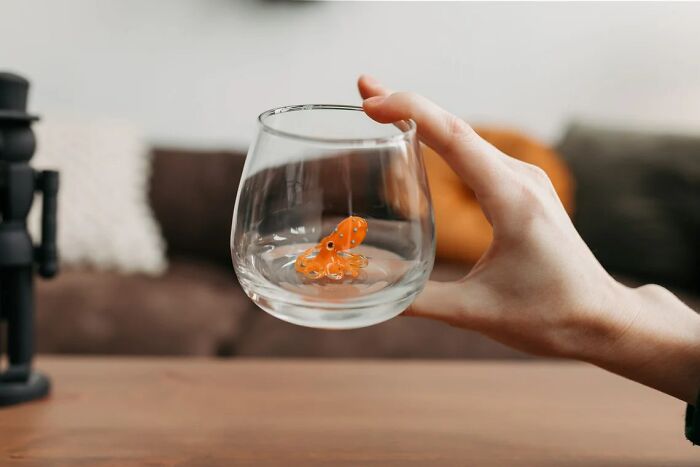 I Made Drinking Glasses With An Unique Addition Inside (10 Pics)