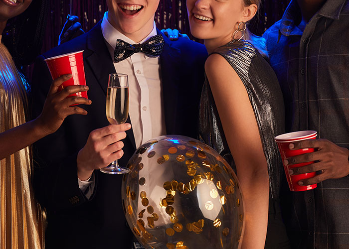 28 People Share How Life Turned Out For The 'Pretty Girl' Of Their High School