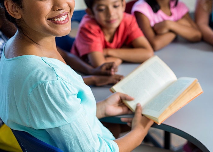 28 People Share How Life Turned Out For The 'Pretty Girl' Of Their High School