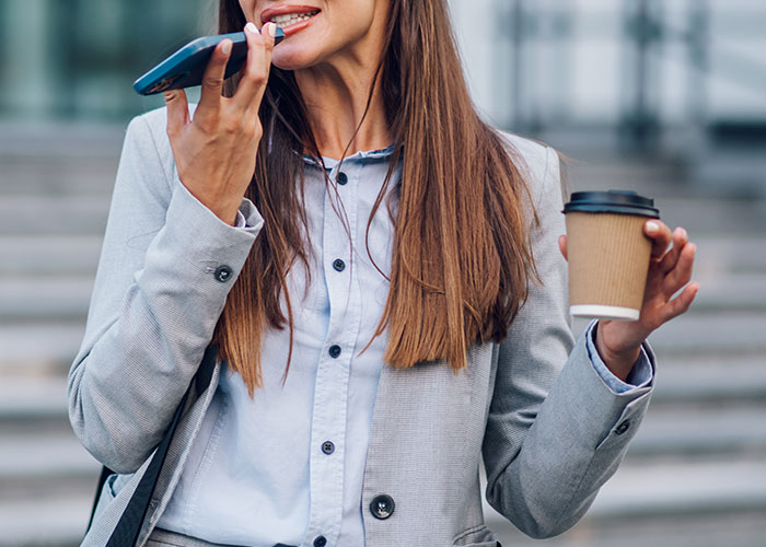 28 People Share How Life Turned Out For The 'Pretty Girl' Of Their High School