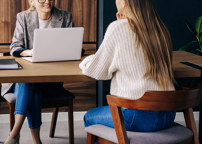 “Everybody Hates Me Until They Need Me”: 30 Professions That Are Underestimated Until People Need Them In Emergency Situations