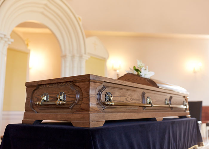 25 Profesiones infravaloradas hasta que se necesitan en emergencias