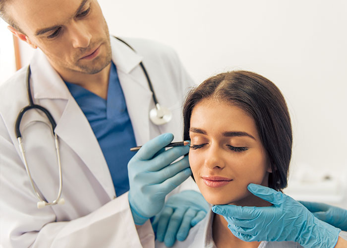 25 Profesiones infravaloradas hasta que se necesitan en emergencias