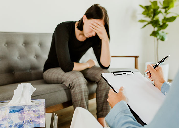 25 Profesiones infravaloradas hasta que se necesitan en emergencias