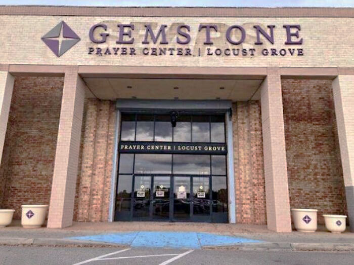 Sears Store At My Mall Was Turned Into A Fake Mega Church For A TV Show