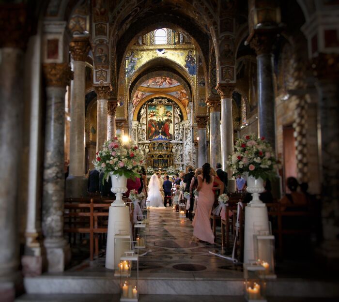 29 Times The Bride Or Groom Simply Fled And Left Their Spouse-To-Be At The Altar