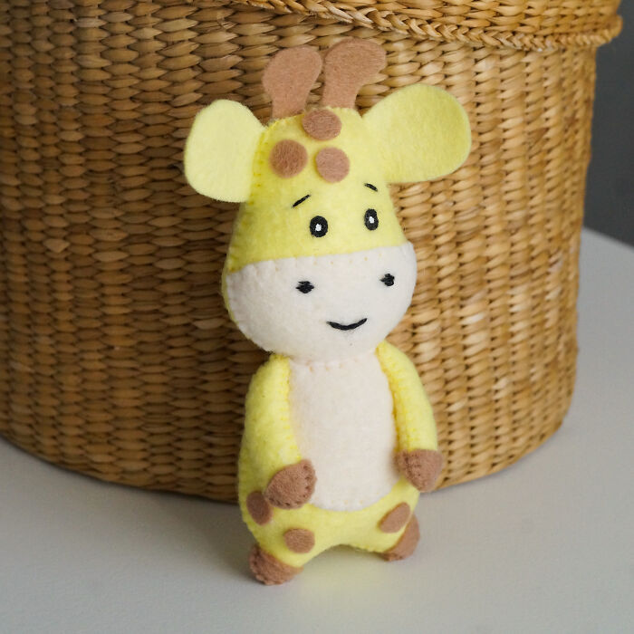 I Made An Adorable Felt Giraffe With The Instructions For You To Follow I Made An Adorable Felt Giraffe With The Instructions For You To Follow