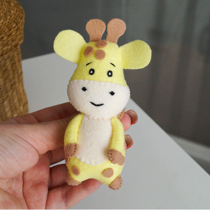 I Made An Adorable Felt Giraffe With The Instructions For You To Follow I Made An Adorable Felt Giraffe With The Instructions For You To Follow