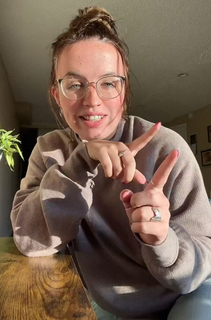 "I Do Not Have Children": Waitress Shares How Faking Having Kids Gets Her Bigger Tips