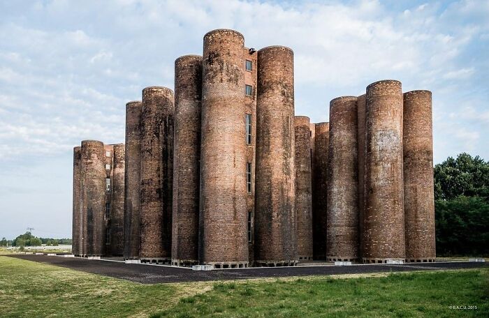 Biotürme, parte de la antigua fábrica de coque de Lauchhammer, (torres de descontaminación/industria pesada). Lauchhammer, 1957