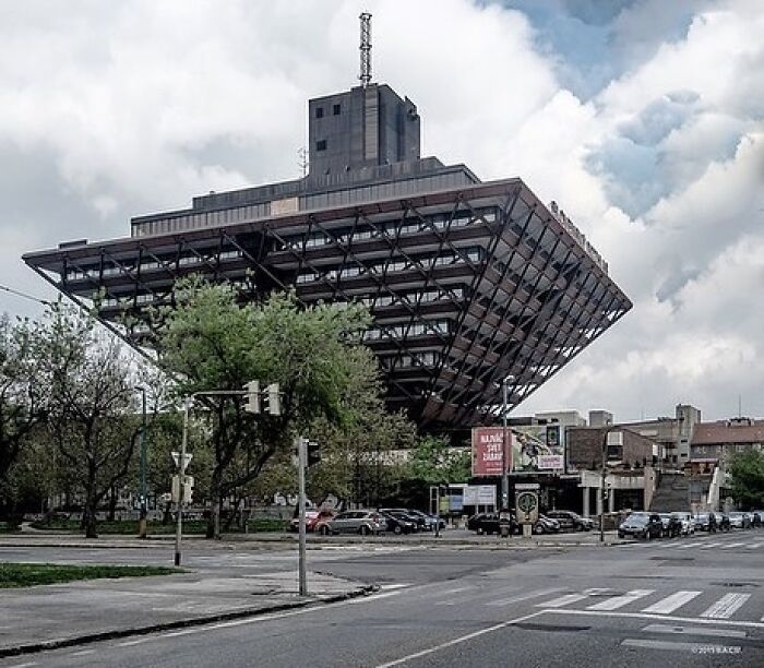 Edificio de la Radio Eslovaca, Bratislava, Eslovaquia, construido entre 1967-1983