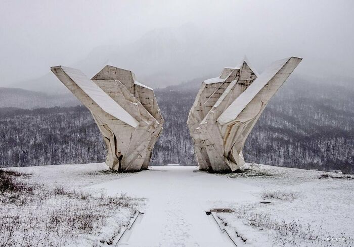 Valley Of Heroes Monument