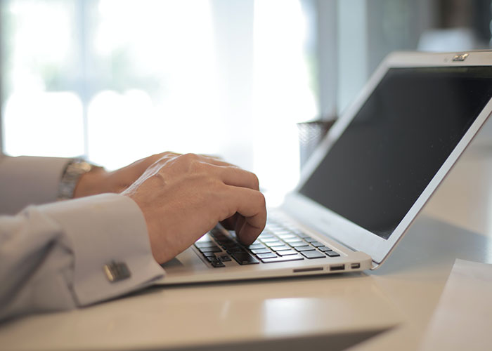 Student Questions Why They Received A Late Penalty When Their Assignment Was Submitted 14 Mins Before The Deadline, Shares Their Emails With The Professor