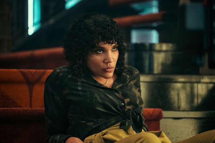 Someone Asks "What Show Did You Start And Wind Up Hating So Much You Didn't Finish It?" And 50 People Share