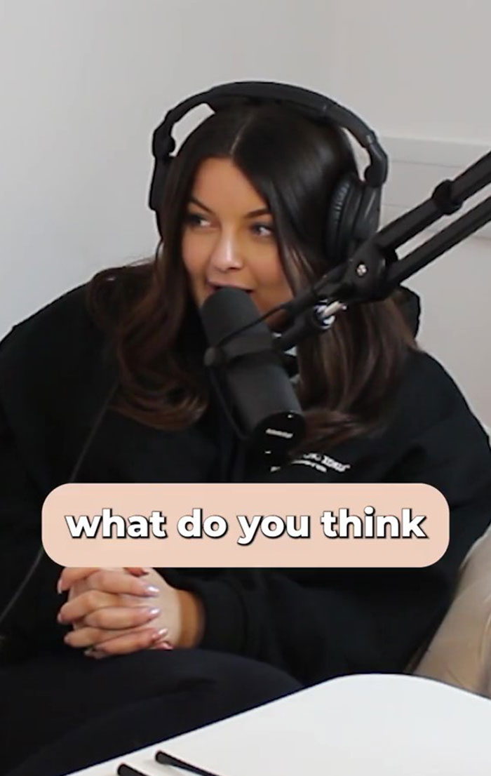 Bride Needs To Use The Bathroom Before The Ceremony, Walks In On Her Husband Being Breastfed By His Mom