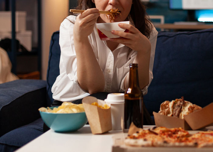 Mom Orders Takeout After Putting Kids To Bed After Having A Bad Day, Drama Ensues When Her Ex Finds Out