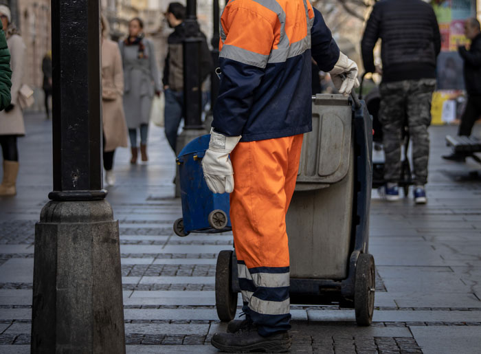 “I Think My Son Is Embarrassed That I Am A Garbage Man. Advice?”: Sad Dad Asks Internet For Parenting Help “I Think My Son Is Embarrassed That I Am A Garbage Man. Advice?”: Sad Dad Asks Internet For Parenting Help