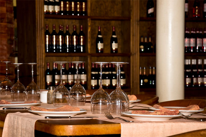 Restaurant Refuses To Honor This Woman's Reservation Made Months In Advance, So She Completes A Total Masterplan Of Petty Revenge