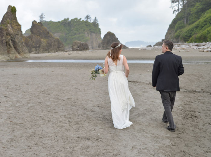 Woman Refuses To Change The Destination Of Her And Her BF&rsquo;s Getaway After Learning Sister &ldquo;Plans&rdquo; To Spend Her Honeymoon There