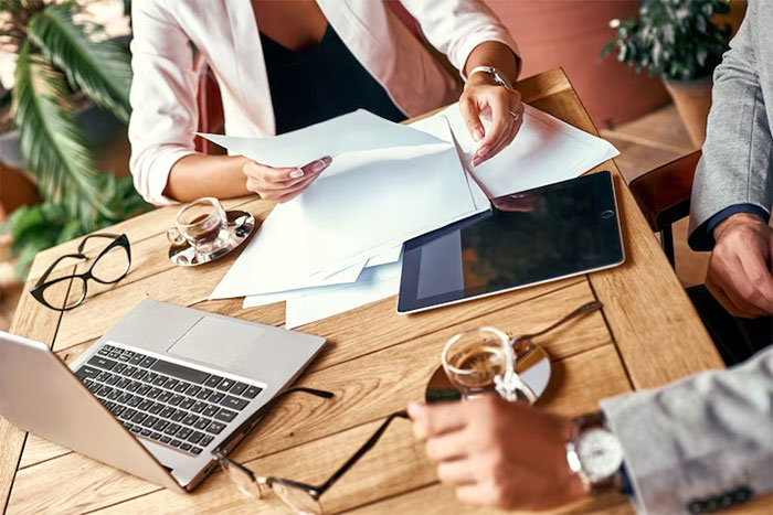 "I Laughed So Much On The Way Home That I Was Crying": Guy Goes On A Date With A Really Pretty Girl, It Ends Up Being A Pyramid Scheme Scam