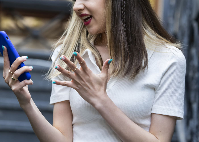 Teen Doesn't Want Her "Chubby" Friend To Ruin Her Vacation Pictures, So She Uninvites Her, Disappointed Mom Teaches Her A Lesson Teen Doesn't Want Her "Chubby" Friend To Ruin Her Vacation Pictures, So She Uninvites Her, Disappointed Mom Teaches Her A Lesson