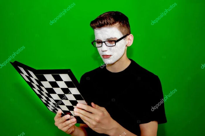 When The Sisters Don't Want To Play Chess