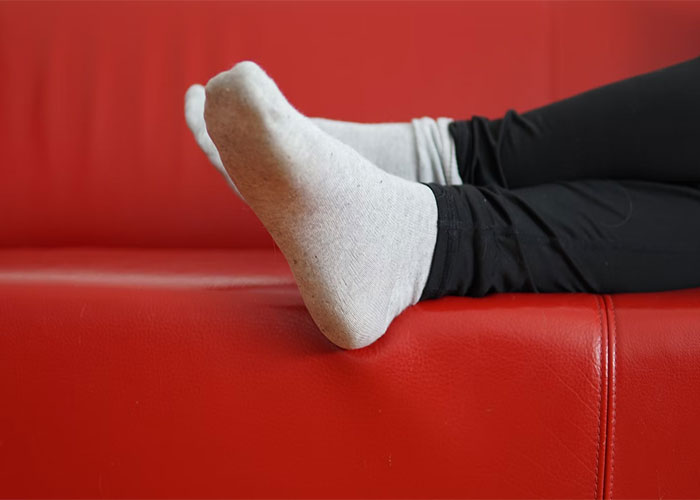 30 People Who Grew Up With Strict Parents Share The Most Absurd Rule They Had To Live By