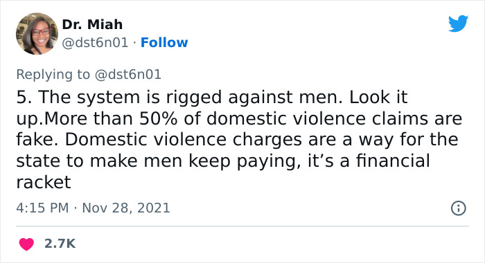 On The First Date, Man Expresses Some Pretty Concerning Opinions, Woman Realizes How Bad It Was Only At Home