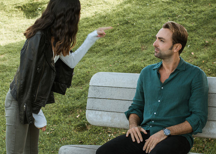 "I'm Dating An Idiot": 40 Funny Moments When People Realized The Person They're Dating Isn't Very Sharp