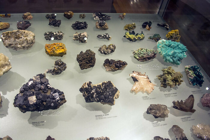 50 Hilarious Bits Of Small-Town Gossip That May Make You Regret Living In The Big City