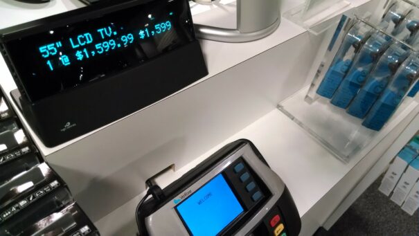 Store Doesn&rsquo;t Give Refunds If You Leave The Store, Man Finds Loophole To Get His Money Back