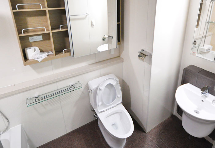 Girl Burns Match To Cover Up Smell Of Upset Stomach At Night, Wonders If She Was A Jerk After Entire Family Wakes Up To Berate Her 