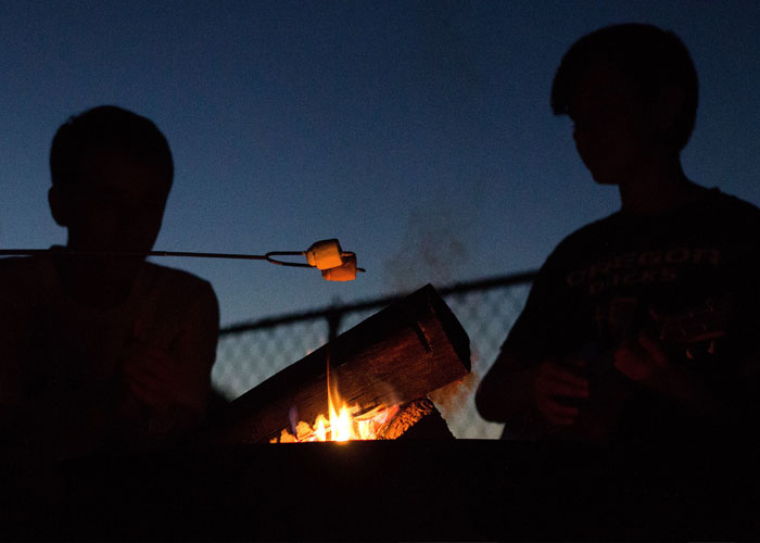 Woman Asks If She's A Jerk For Calling Her Fiancé An "Embarrassment" Because He Repeatedly Tried To Overstep Her Boundaries During A Getaway With Her Family Woman Asks If She's A Jerk For Calling Her Fiancé An "Embarrassment" Because He Repeatedly Tried To Overstep Her Boundaries During A Getaway With Her Family