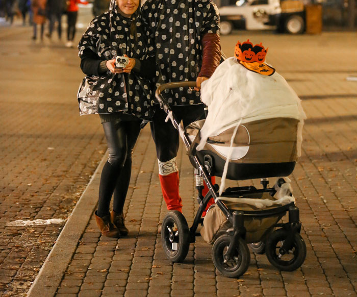 New Mom Sends Her Daughter’s Picture On Sister’s Request, Gets Called A Jerk Since She Had A Miscarriage 4 Years Ago New Mom Sends Her Daughter’s Picture On Sister’s Request, Gets Called A Jerk Since She Had A Miscarriage 4 Years Ago