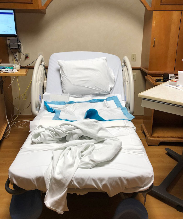 Husband Is Conflicted Over Who Is Right After Wife Tells Him That There Is No Way He&rsquo;ll Be In The Room When Their Child Is Born