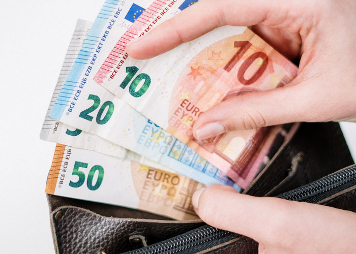 30 Common Mistakes That Tourists Make While Visiting Europe