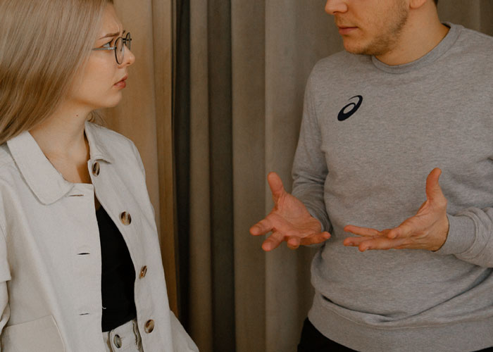 "I'm Dating An Idiot": 40 Funny Moments When People Realized The Person They're Dating Isn't Very Sharp