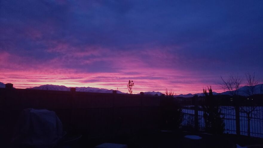 I Captured The Winter Sunrises On My Phone (10 Pics)