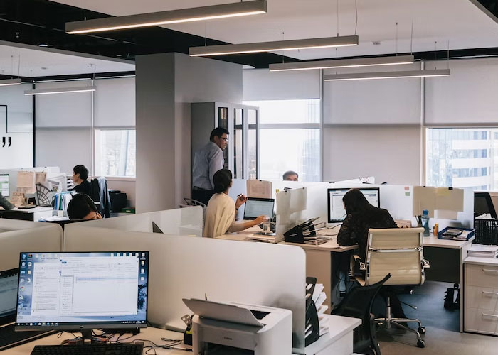 Person Is Left Confused After Their Colleague Brings Scales To Work, Gets Everyone To Weigh Themselves In Front Of Each Other