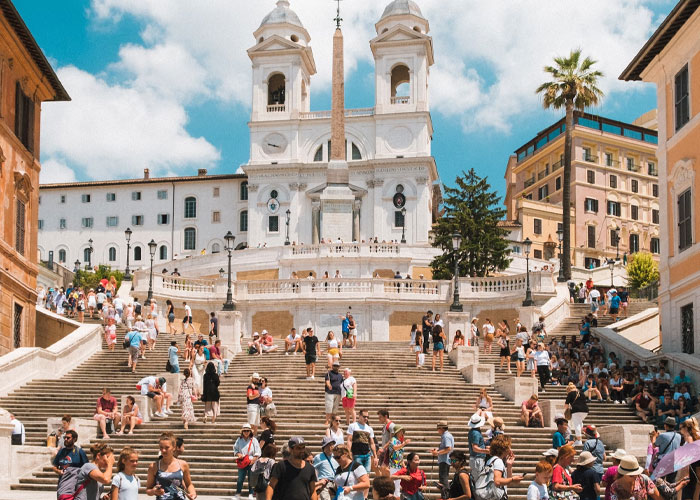 30 Common Mistakes That Tourists Make While Visiting Europe