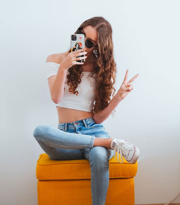 Someone Asks "What Job Position Is 100% Overvalued And Overpaid?" And 35 People Don't Hold Back